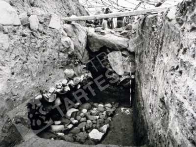 Campaña de 1978, excavación de H7. Autor: J. Latova